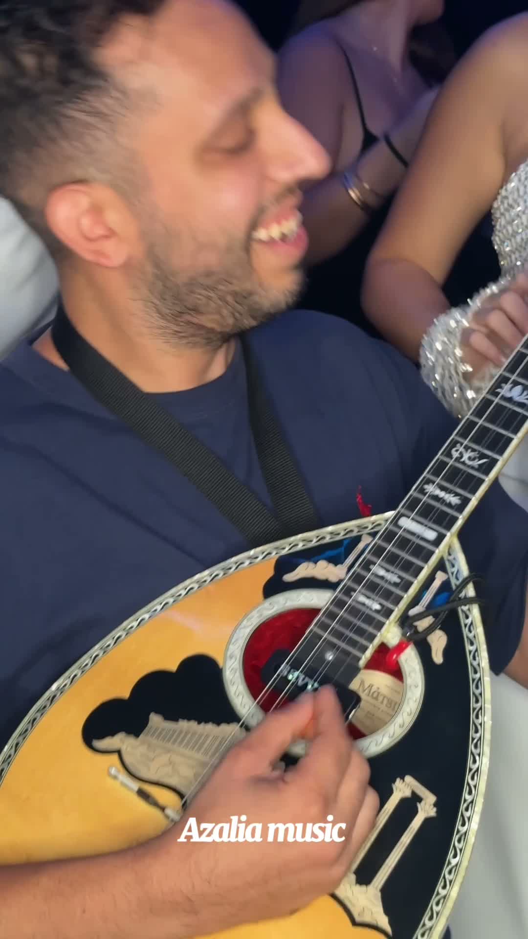 עבודה של שני טובי, סרטון