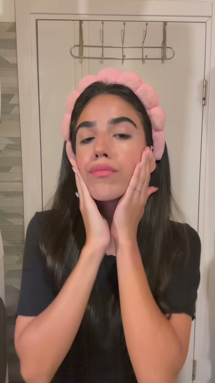 עבודה של Naomie Chanasav, סרטון